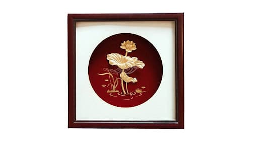 Tranh hoa sen mạ vàng thanh cao, tinh khiết
